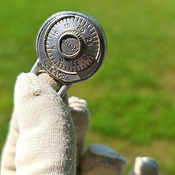 VINTAGE Master Lock Co. Key Fob - Picture 9 of 11